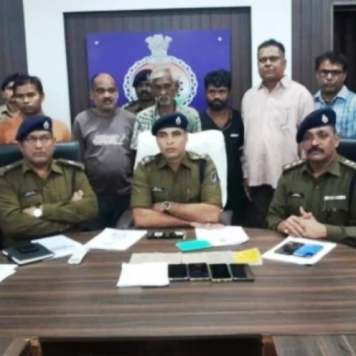 एक फ्रॉड ऐसा भी… सरकारी जमीन का ही कर डाला सौदाः दुर्ग पुलिस ने फर्जी रजिस्ट्री करने वाले गैंग का किया भंडाफोड़, 11 आरोपी गिरफ्तार, SP शुक्ला ने किया खुलासा…